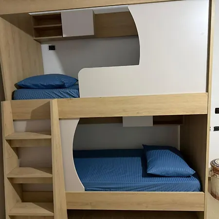 Rooftop Gallery Hostel *