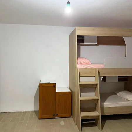 Rooftop Gallery Τίρανα