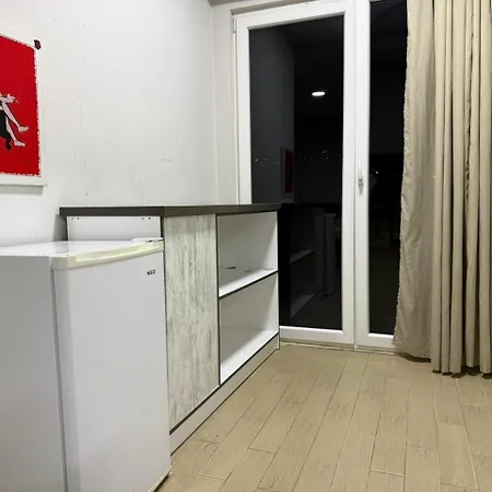 Rooftop Gallery Hostal Tirana