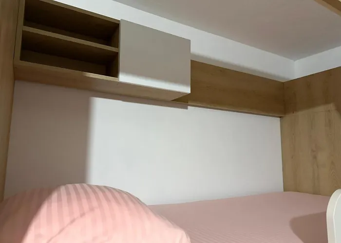 Rooftop Gallery Hostel Tirana