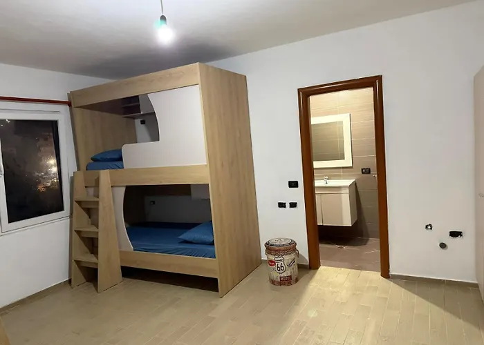 Hostel Rooftop Gallery Tirana